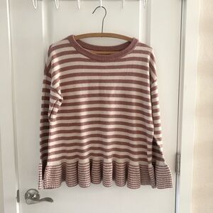 🩷5/$25🩷LOFT Pink and Cream Knit Sweater